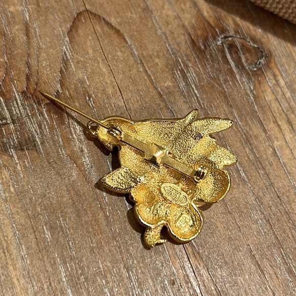 Partridge in a Pear Tree Brooch. - Picture 6 of 11